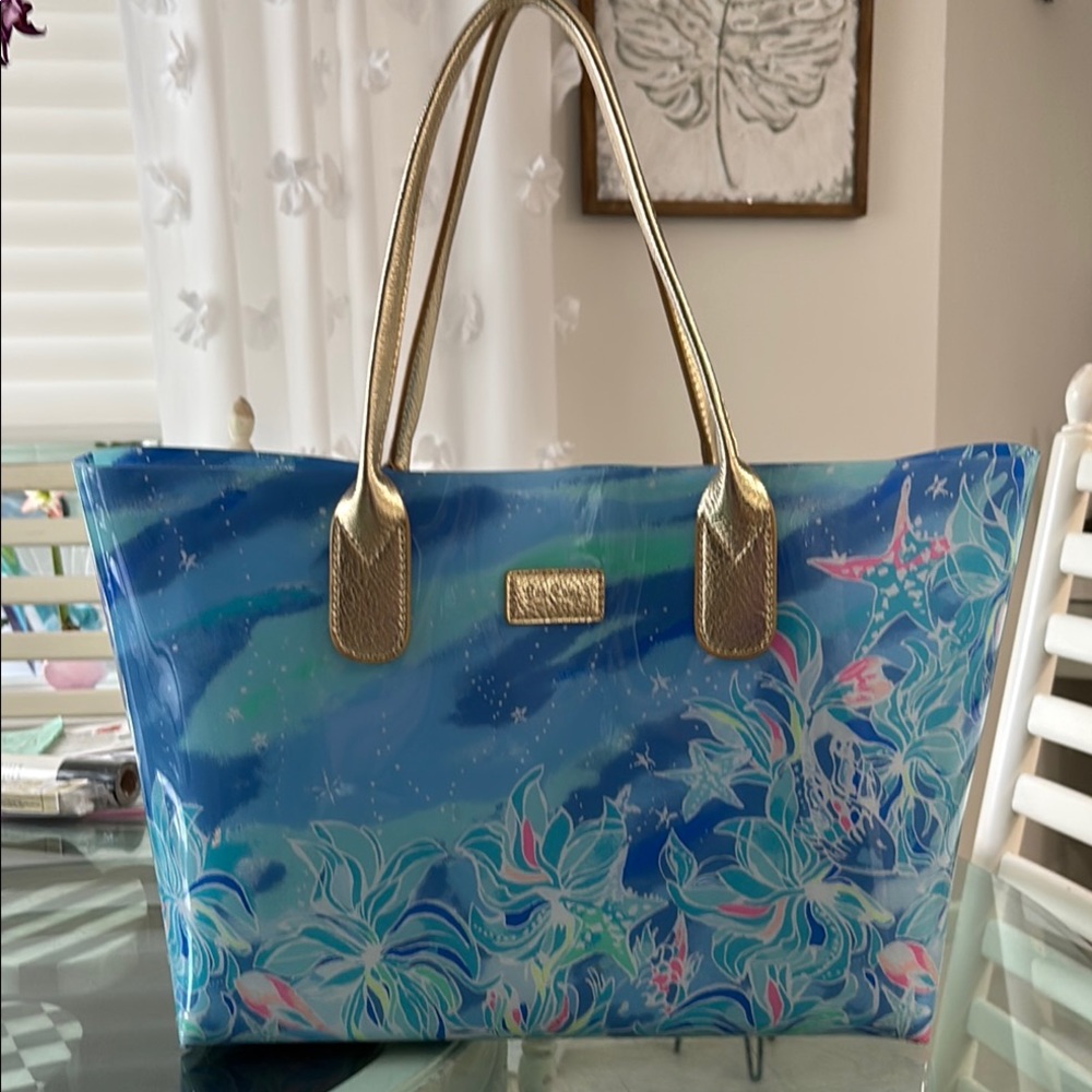 lLilly Pulitzer Stylish Blue and Gold Tote Bag New without tags, never used